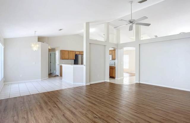 374 Pine Springs Dr - 374 Pine Springs Drive, DeBary, FL 32713