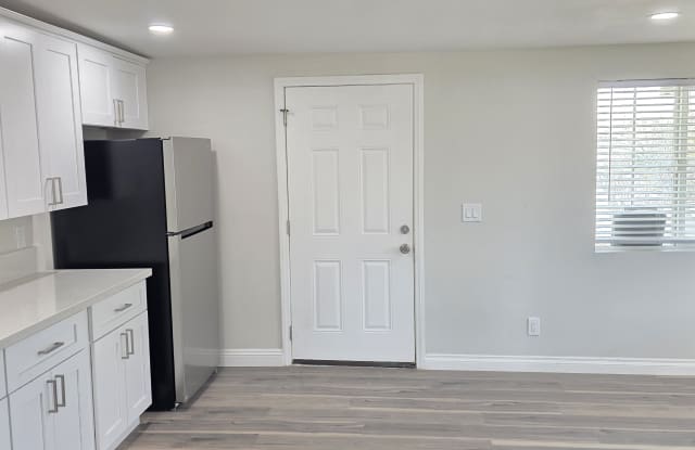 7616 Barberry Avenue. Unit #3 Gallery 3