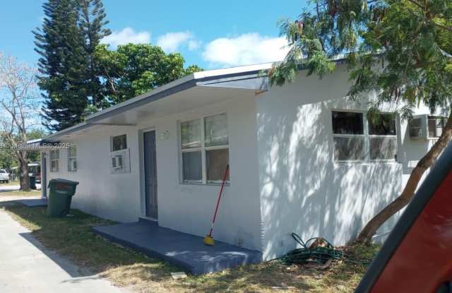 1140 NW 9th St photos photos