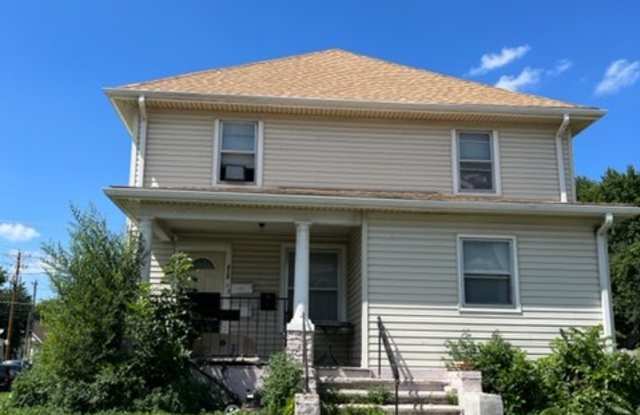 828 Avenue A - 2 photos photos