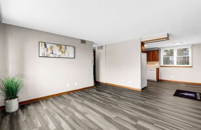 7101 W Foster Place Gallery 3