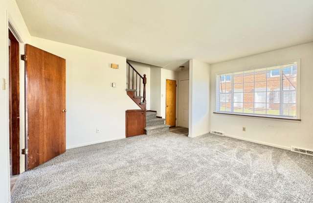 Adorable 2 Bedroom Convenient to I-29, Shopping & More! - Fall Move in Special! Gallery 4