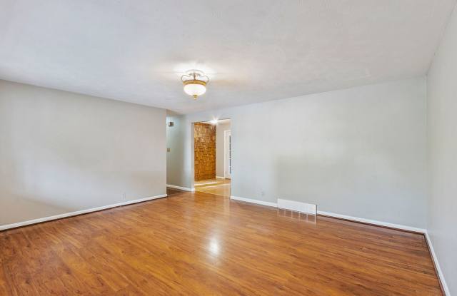 4 Bedroom 1 1/2 bath Home in Fort Collins Gallery 4