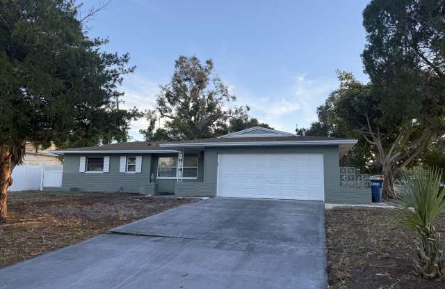 1481 Barry Street photos photos