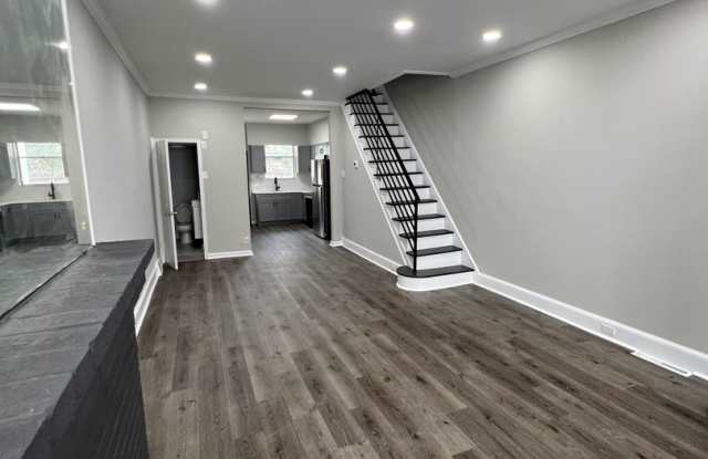 Stunning 3-Bedroom Townhome in South Philadelphia! Available Early November! Gallery 3