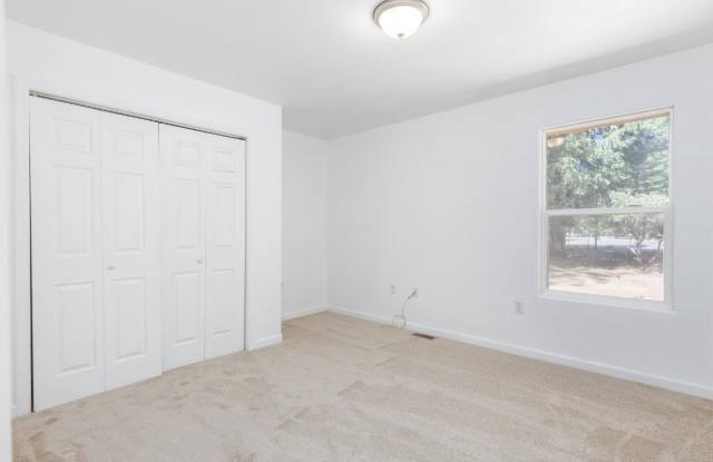 6885 Kings Row Dr photos photos