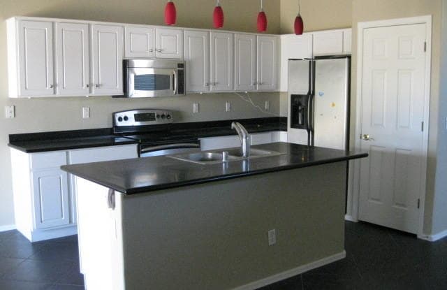 15655 W Supai Dr - 15655 West Supai Drive, Goodyear, AZ 85338
