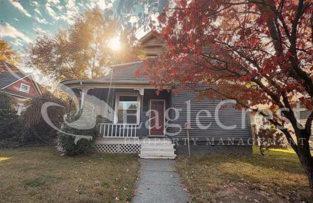 Beautifully Remodeled 3-Bedroom, 2-Bathroom Victorian-Style Home Gallery 1