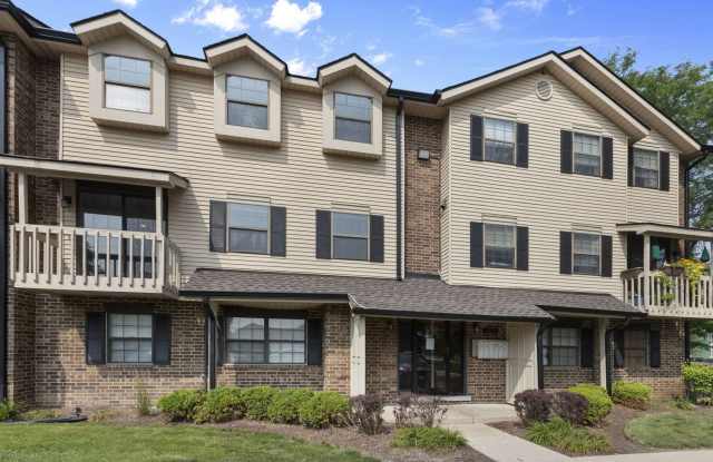 1516 W Jefferson Avenue - 1516 West Jefferson Avenue, Naperville, IL 60540