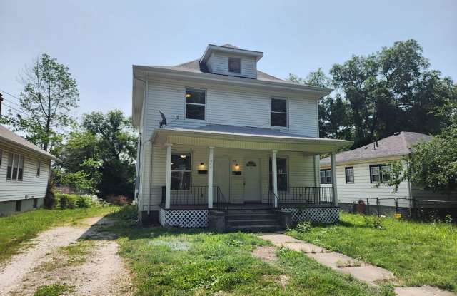 Spacious 3-Bedroom, 1-Bathroom Home AVAILABLE NOW!! Gallery 3