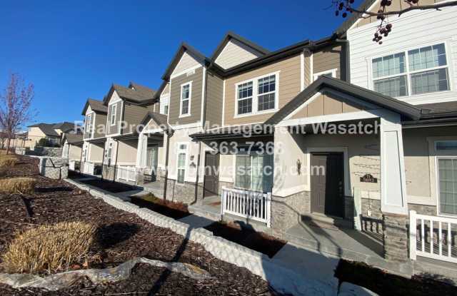 Beautiful 3 Bed, 4 Bath Townhome with 2-car Garage photos photos
