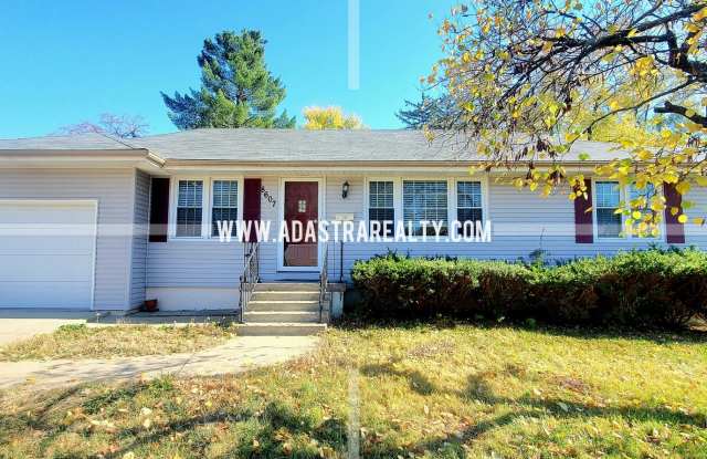 Spacious Overland Park Ranch Home w/Finished Basement-Available NOW!! photos photos