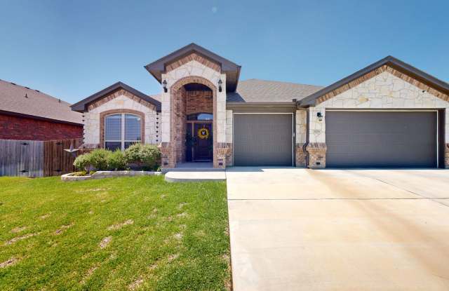 SOLAR PANEL 4 BEDROOM HOME IN HERITAGE OAKS! photos photos