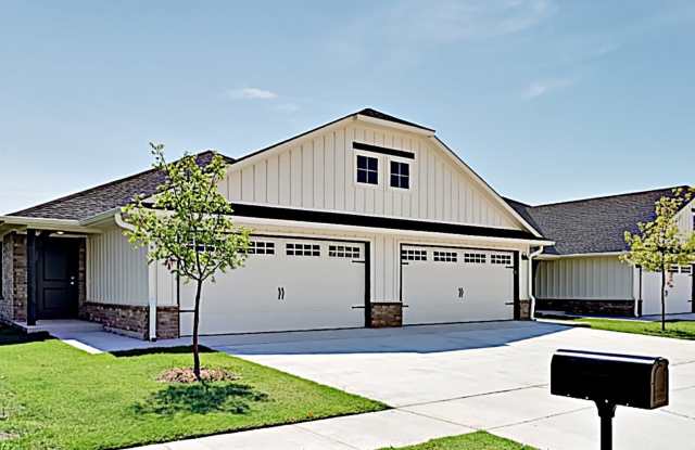 Beautiful 3 Bed 2 Bath Duplex Close to Tinker/ I-240 and 1-40! photos photos Beautiful 3 Bed 2 Bath Duplex Close to Tinker/ I-240 and 1-40! photos photos