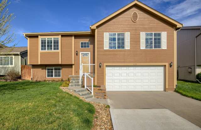 Must See 3 Bedroom In Millard School District!! - 6121 South 190th Terrace, Douglas County, NE 68135