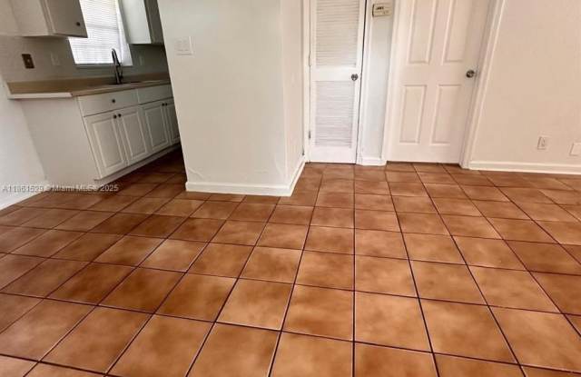 4090 NW 31st Ter photos photos