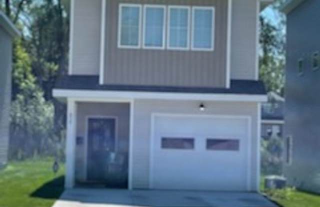 679 W. Webster Ave photos photos