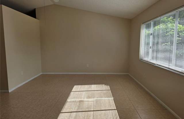 8507 CALADESI ISLAND Drive Gallery 4