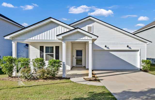 ONE STORY LIVING IN BLYTHEWOOD'S GRAND ARBOR photos photos