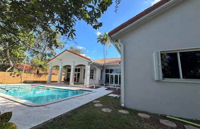 7020 SW 100th Ct Gallery 2