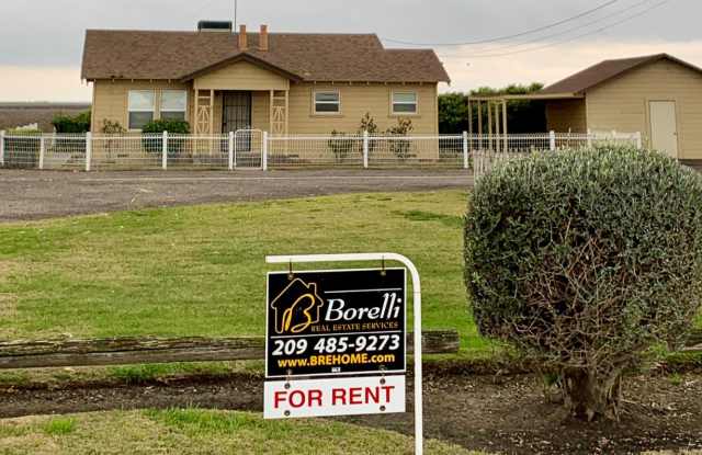 Beautiful 2 bed 1 bath house in the country! photos photos
