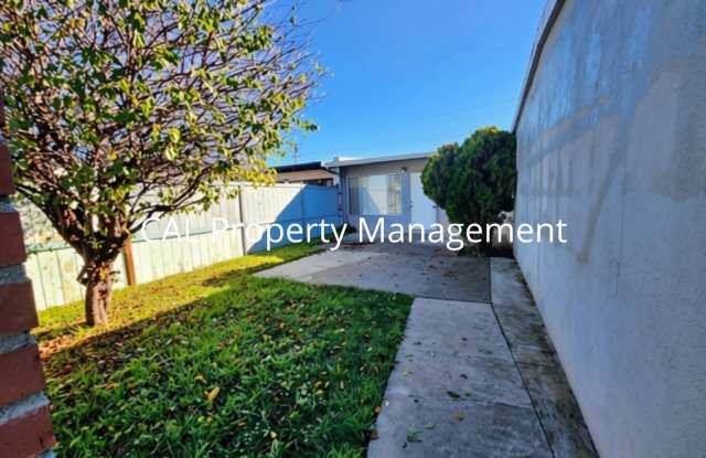 Rare 4BD/2BA Home | 2-Car Garage & Large Backyard in Salinas Gallery 3