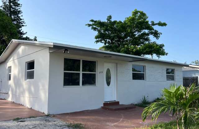 Come see this beautiful 4/2 single family home photos photos