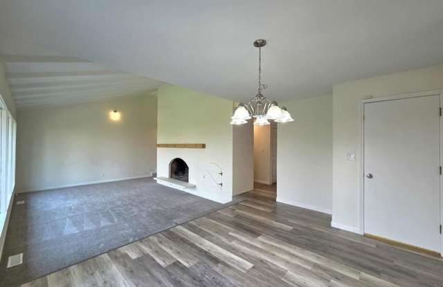 Stunning 4 Bedroom, 3 Bathroom Home, with Amazing Views! Gallery 3