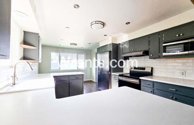 Stylish 3-Bed, 2-Bath Rental Home in Spokane – Fully Remodeled  Move-In Ready photos photos