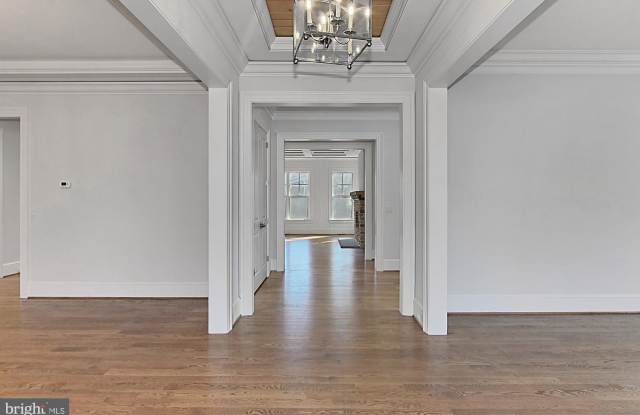 1123 GUILFORD COURT Gallery 4