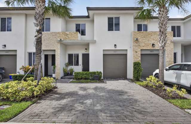 1431 PIONEER Way photos photos