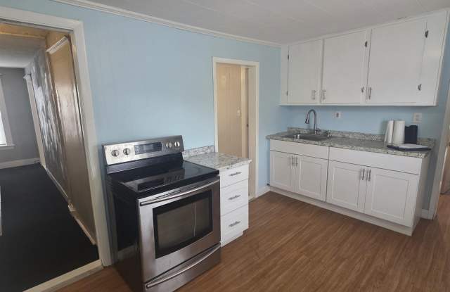 36 Prospect Street - 36 Prospect Street, Claremont, NH 03743