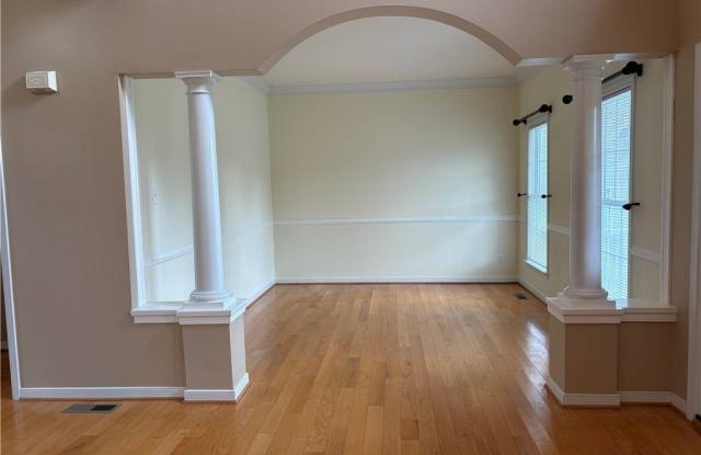 11006 Wooferton Ct Gallery 2