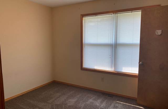 3 Bed 2 Bath house for rent!! - 3845 West Roxbury Street, Greene County, MO 65807