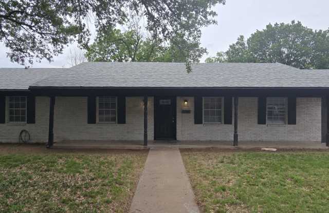 805 Aztec Dr photos photos