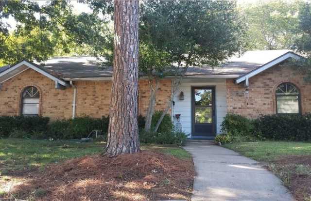 305 Colonel Drive - 305 Colonel Drive, Garland, TX 75043