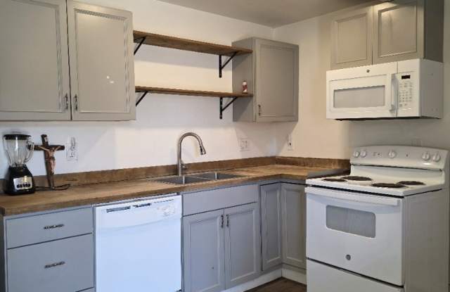 1746 East 23rd Street photos photos
