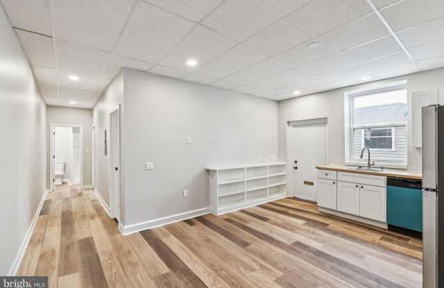 2553 E SOMERSET Street unit: 1R photos photos