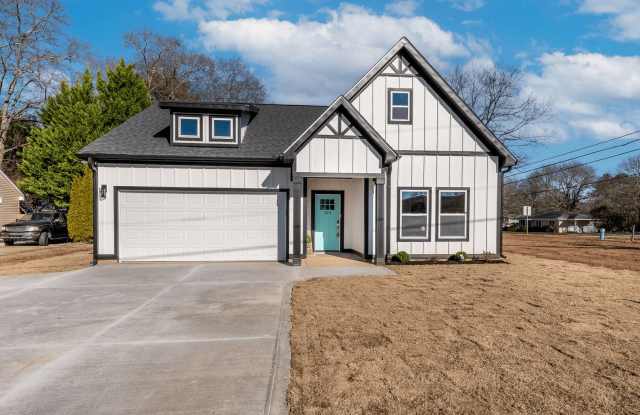 3 Bed, 2 Bath Home Available in Fountain Inn photos photos