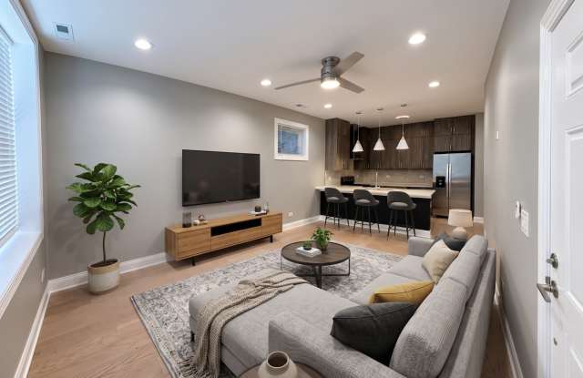 4950 S Michigan Avenue Gallery 3