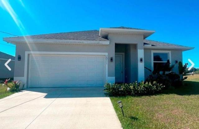 1033 Bowie Circle - 1033 Bowie Lane, Glades County, FL 33935