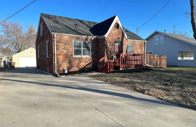 2 Bedroom 1 Bath - 3903 70th Street, Urbandale, IA 50322