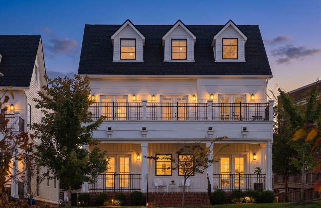 Walkable East Nashville Luxury Retreat Gallery 1