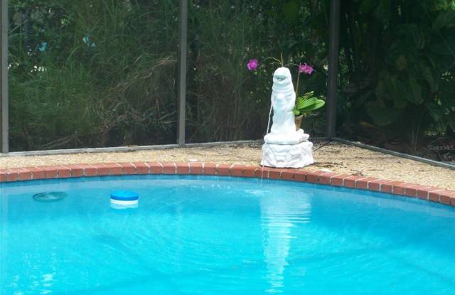 208 WHISPERING OAKS COURT Gallery 4