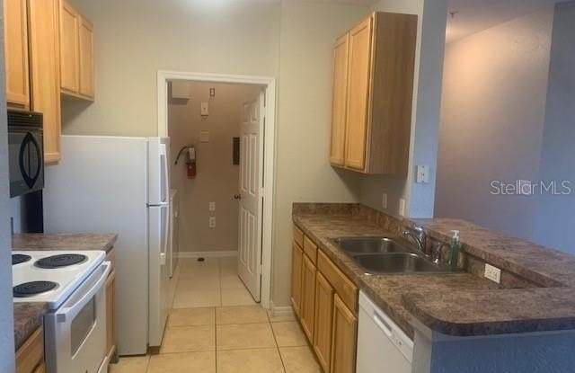 2402 COURTNEY MEADOWS COURT Gallery 2