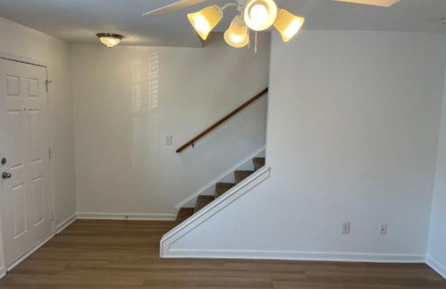 Barnes Crossing Townhome - Save $500! Gallery 4