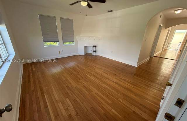 1027 Euclid Ave photos photos