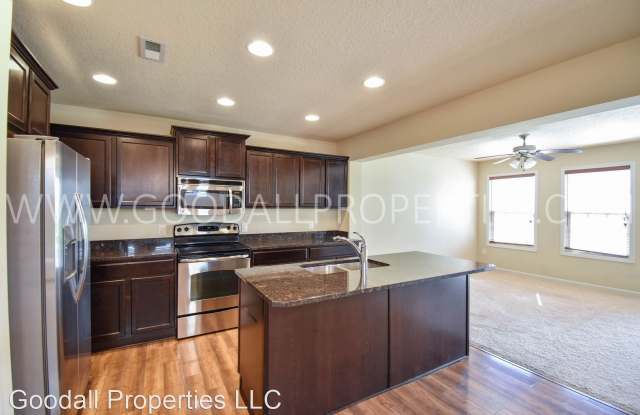 9135 Coneflower Drive #108 - 9135 Coneflower Dr, West Des Moines, IA 50266