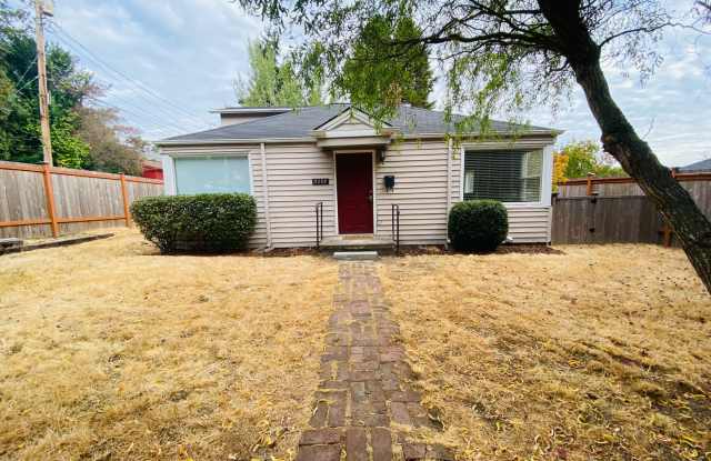Cute 3 Bedroom Home in the Heart of West Seattle! photos photos