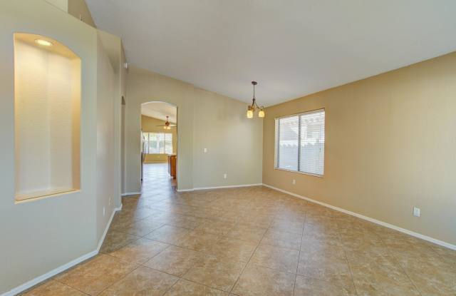 4323 E TETHER Trail Gallery 4